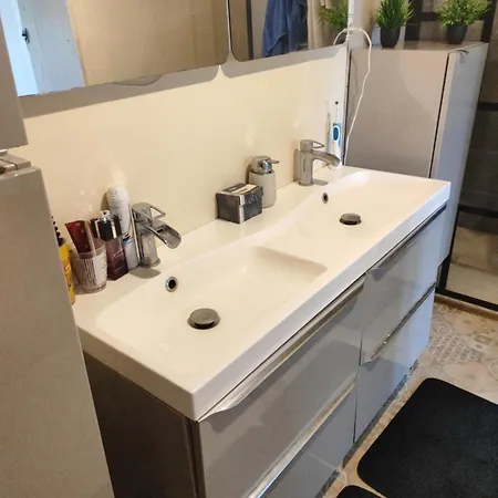 Rum i privatbostad A 5 Min De Center Parc Bois Aux Daims Les-Trois-Moutiers